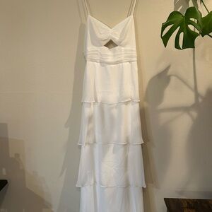 Size 12 NWT David’s Bridal Tiered White Chiffon Wedding Dress